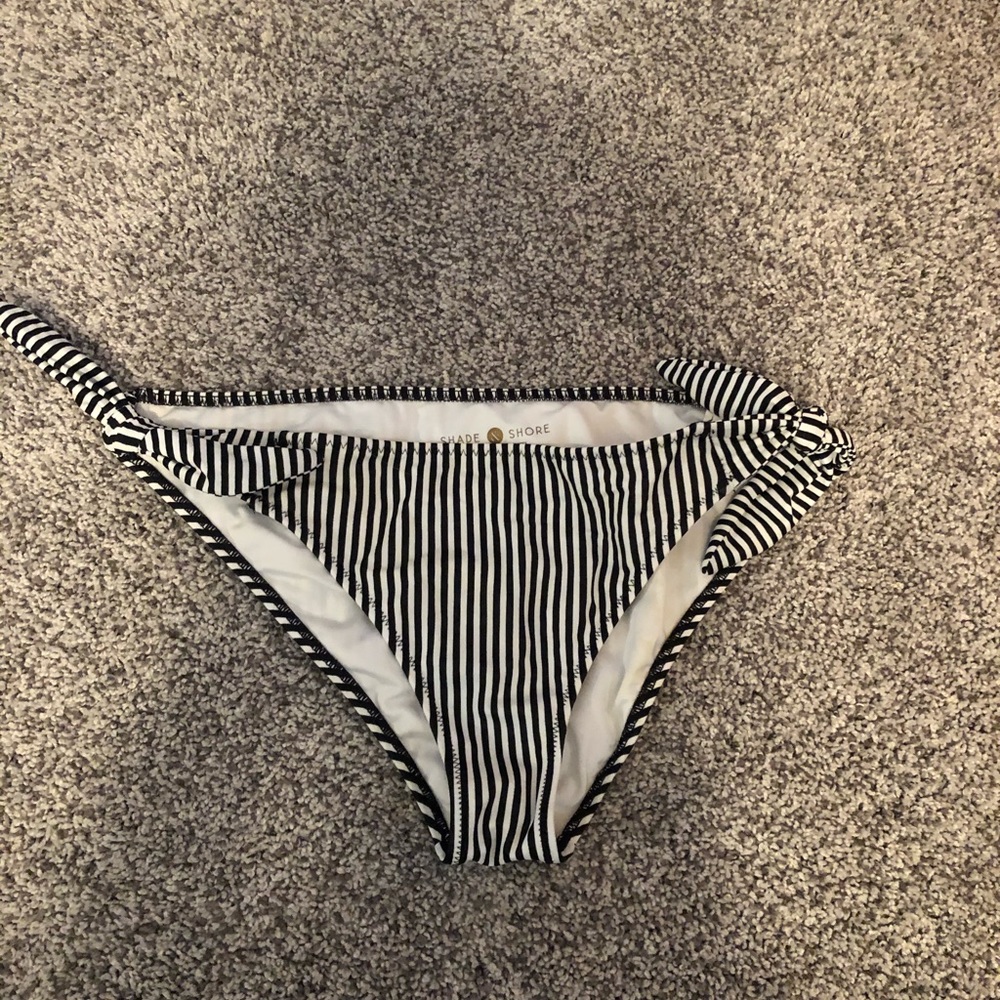 Striped bikini bottoms!
